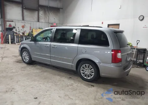 2015 Chrysler Town & Country Touring-L z USA, uszkodzony, nr VIN 2C4RC1CG6FR601103